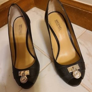 Micheal kors black wedge